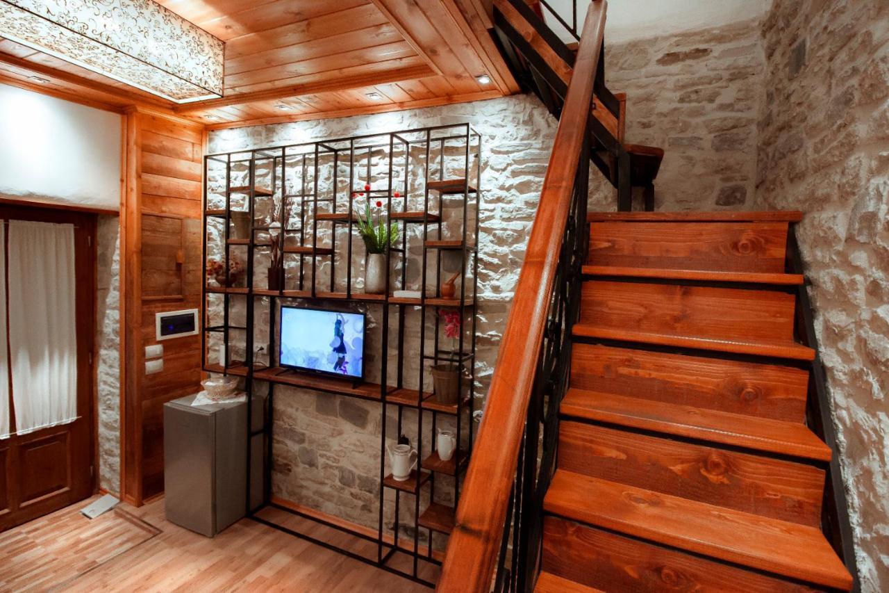 Duplex Apartment Viktoria ジロカストラ エクステリア 写真