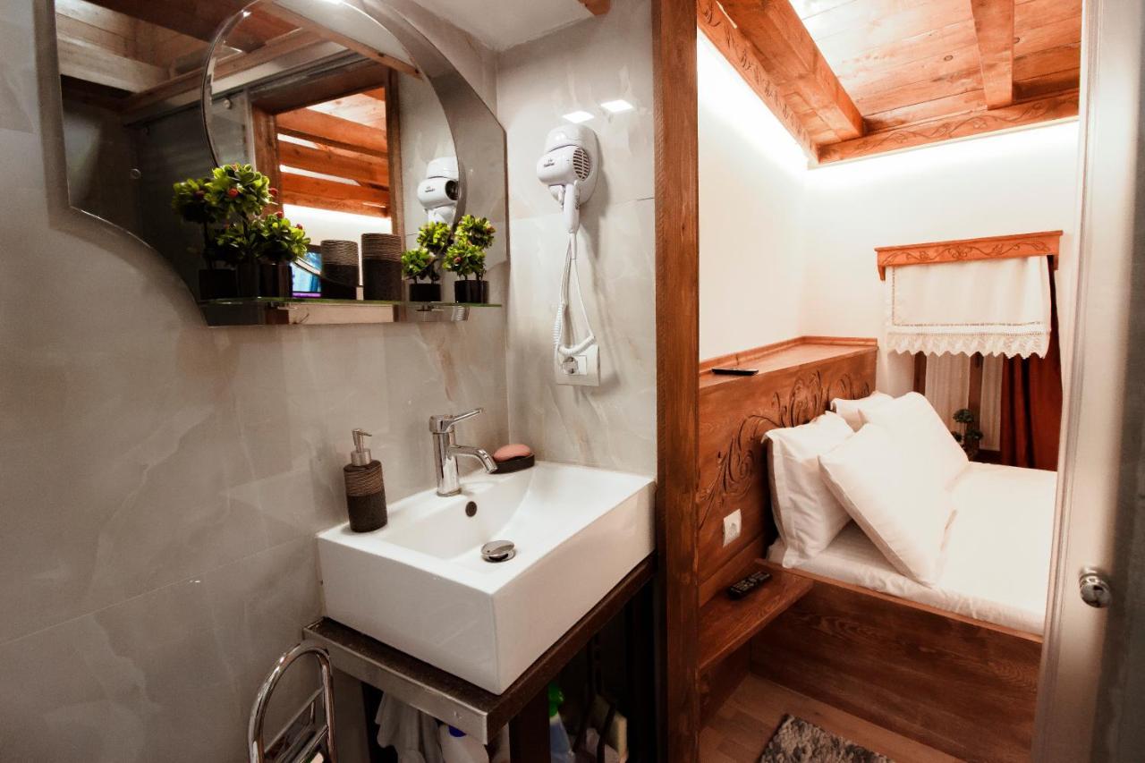 Duplex Apartment Viktoria ジロカストラ エクステリア 写真