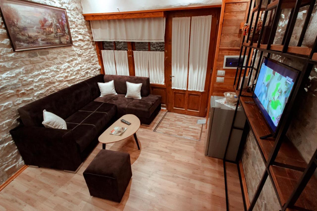 Duplex Apartment Viktoria ジロカストラ エクステリア 写真